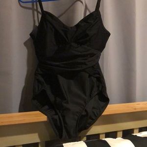 Lands End one piece super flattering bathing suit